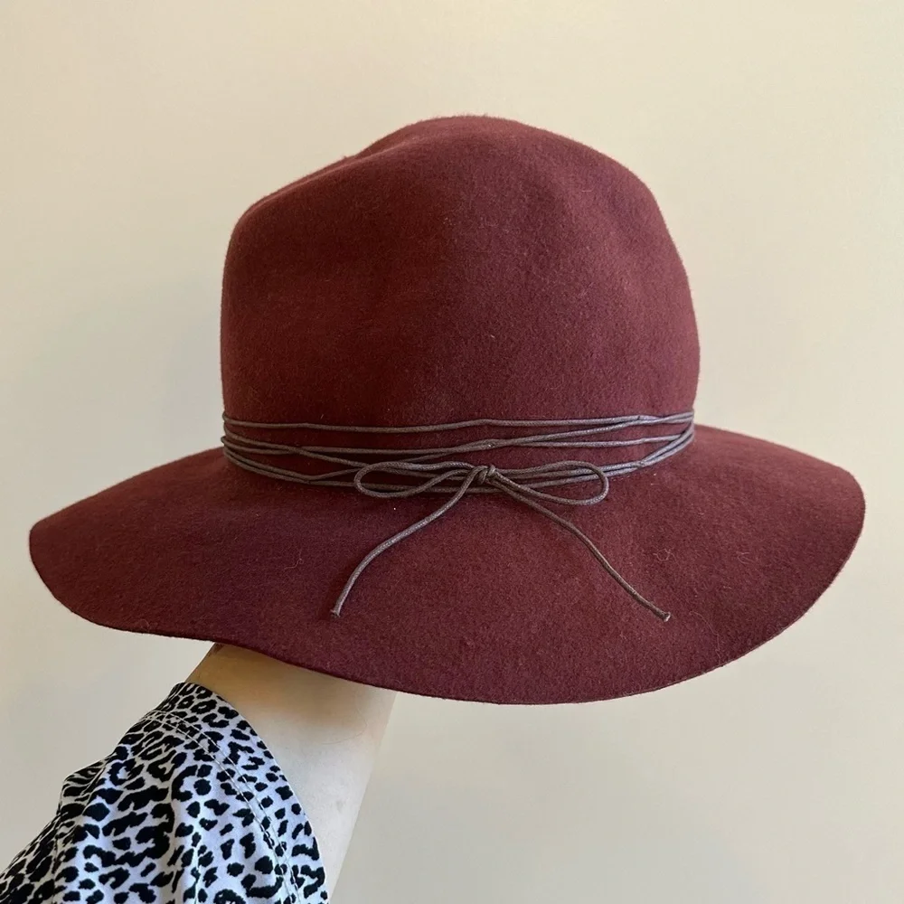 Women’s stylish beautiful burgundy wool hat